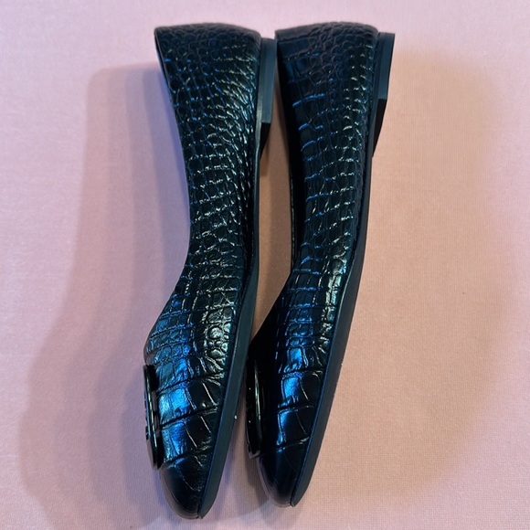 New Tory Burch Leather Shoes. Black. Size 7.5. - Picture 4 of 7